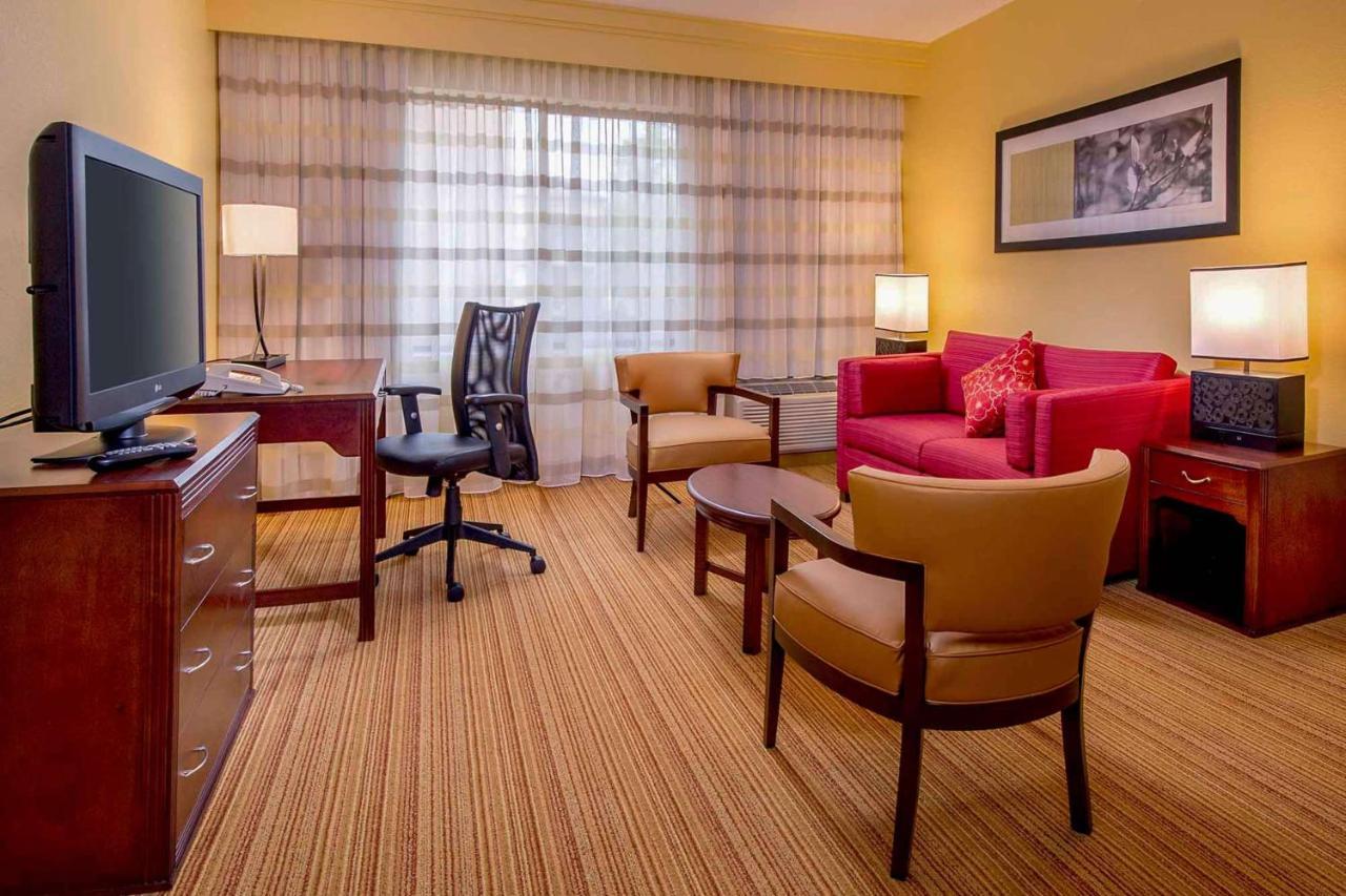 Sonesta Select Durham Research Triangle Park Hotel Екстериор снимка
