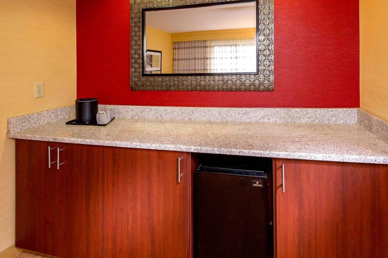Sonesta Select Durham Research Triangle Park Hotel Екстериор снимка